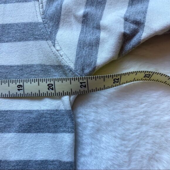 Chile Tees Gray White Striped Short  Sleeve Tee Size Large - Picture 8 of 10